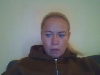 blondeandpetite live cam on Cam4