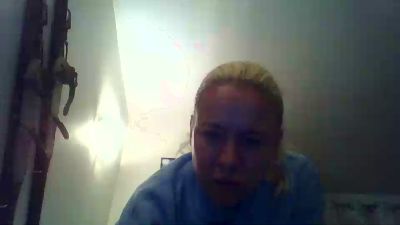 blondeandpetite live cam on Cam4