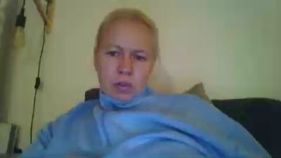 blondeandpetite live cam on Cam4