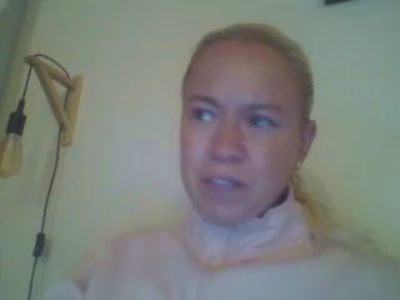 blondeandpetite live cam on Cam4