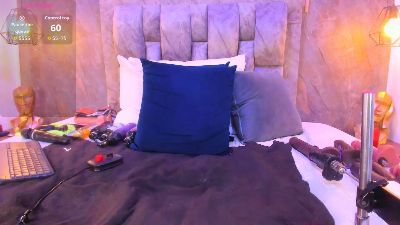 blondehorny699 live cam on Cam4