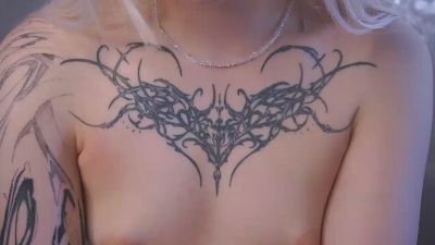 blondie_ink live cam on Cam4