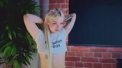 blondie_ink live cam on Cam4