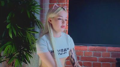 blondie_ink live cam on Cam4