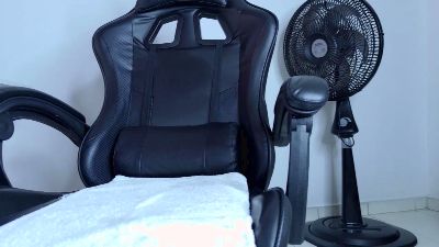 blondie_squirt live cam on Cam4