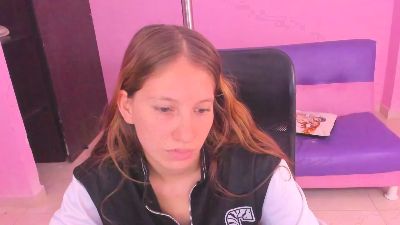 blondie_squirt live cam on Cam4