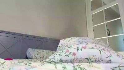 blue_bow live cam on Cam4