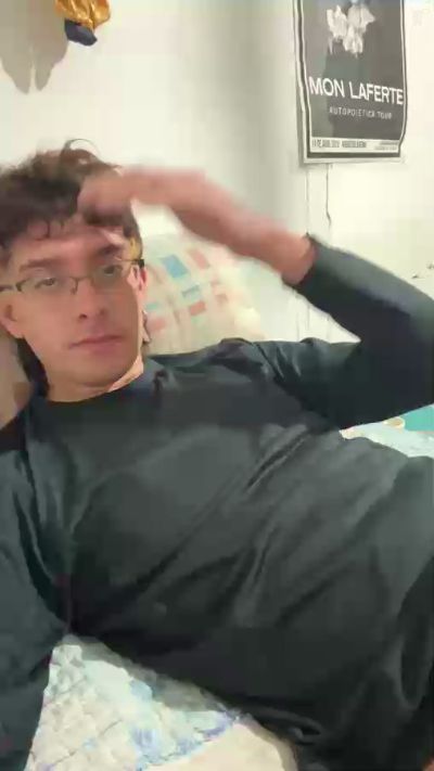 bluepale666 live cam on Cam4