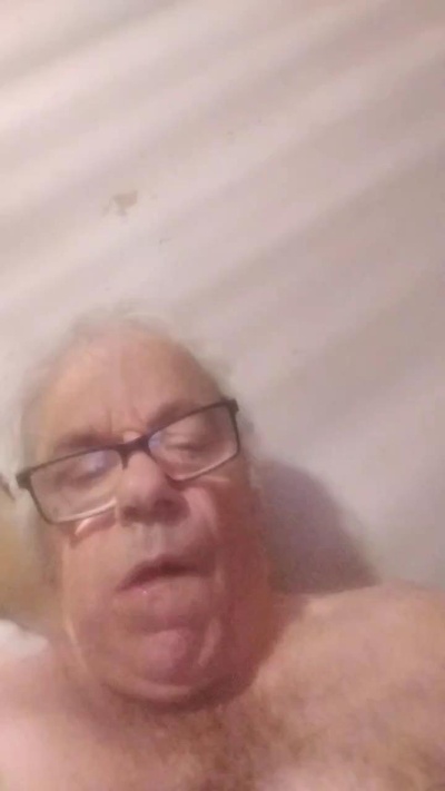 bobosse63 live cam on Cam4
