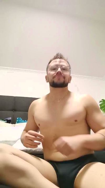 body_cris live cam on Cam4