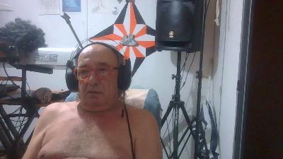 bohemio_54 live cam on Cam4