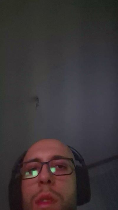 bosnian_dickkk live cam on Cam4