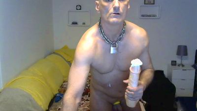 bottomdaddy2 live cam on Cam4
