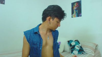 boy_sexy_latino live cam on Cam4