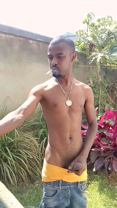 boyyoung4 live cam on Cam4