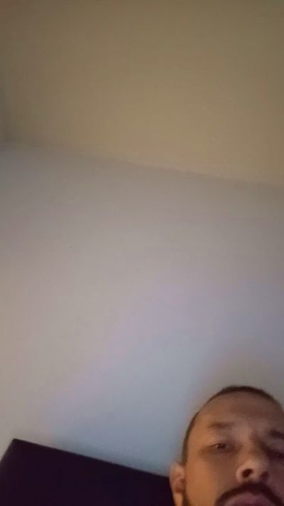 bratan350004 live cam on Cam4