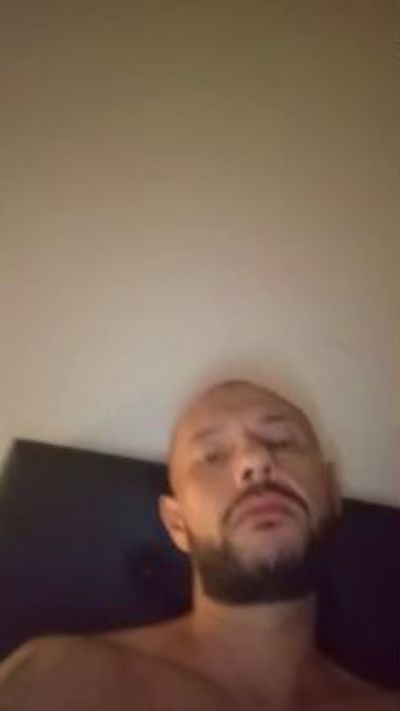 bratan350004 live cam on Cam4