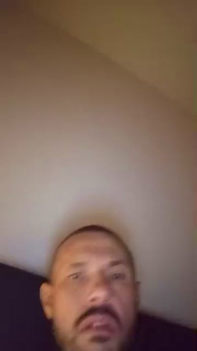bratan350004 live cam on Cam4