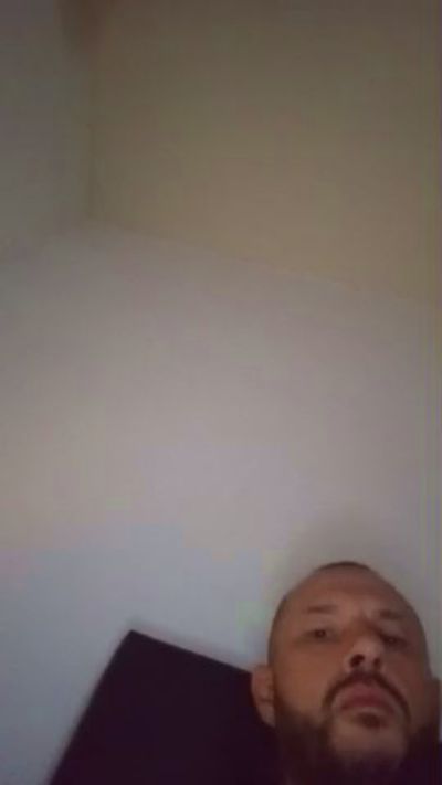bratan350004 live cam on Cam4