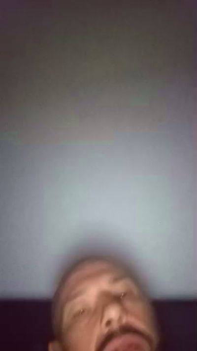 bratan350004 live cam on Cam4