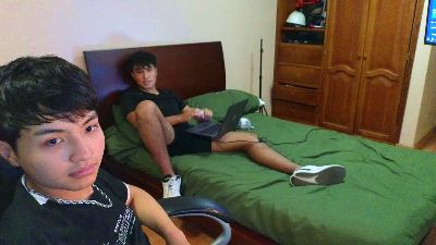 bratbuddies live cam on Cam4