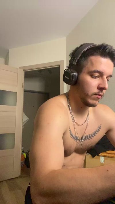bravo_maestro live cam on Cam4