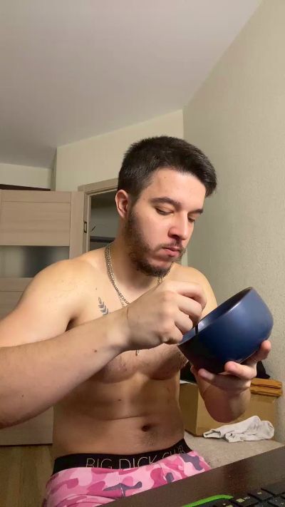 bravo_maestro live cam on Cam4