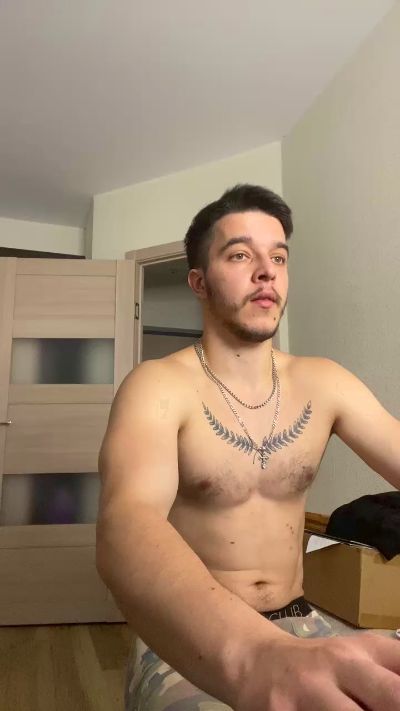 bravo_maestro live cam on Cam4