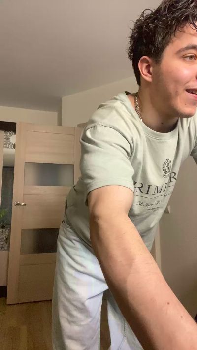 bravo_maestro live cam on Cam4