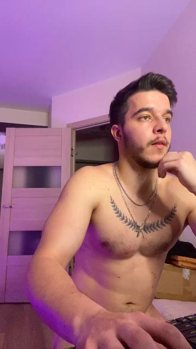 bravo_maestro live cam on Cam4