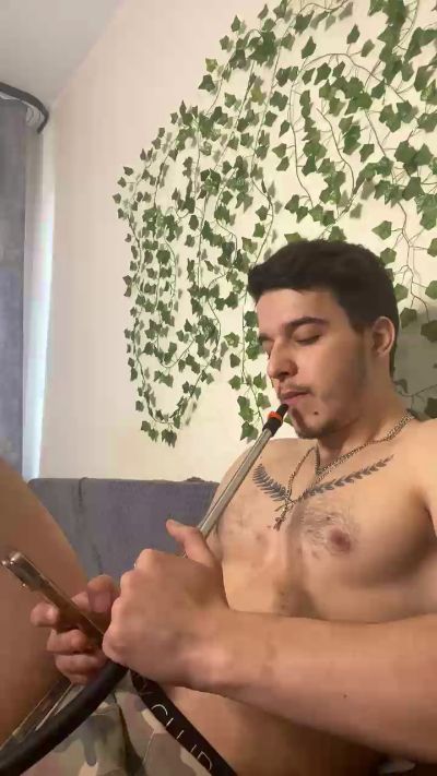 bravo_maestro live cam on Cam4