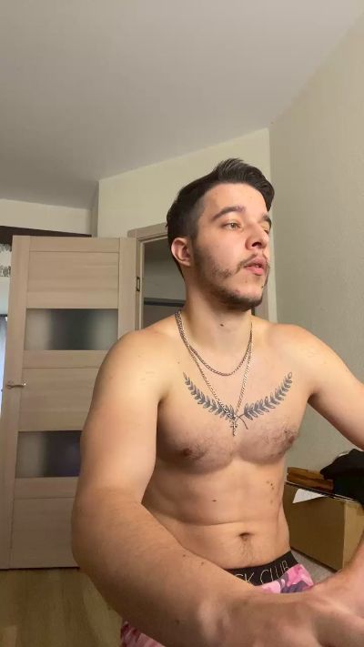 bravo_maestro live cam on Cam4