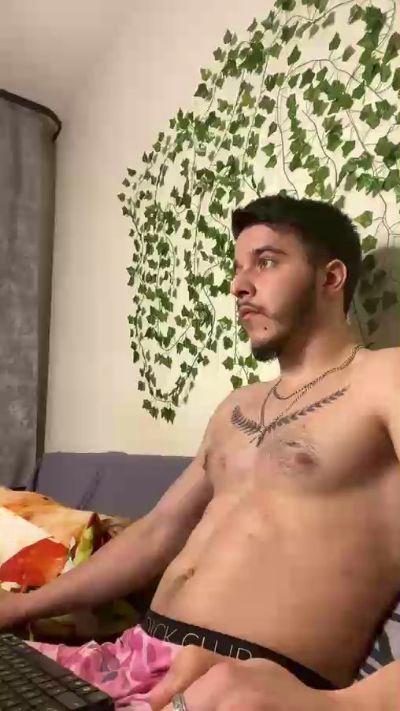 bravo_maestro live cam on Cam4