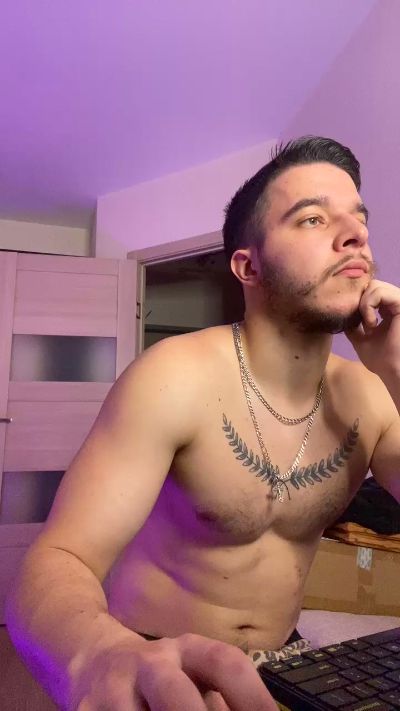 bravo_maestro live cam on Cam4