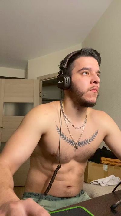 bravo_maestro live cam on Cam4