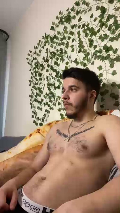 bravo_maestro live cam on Cam4