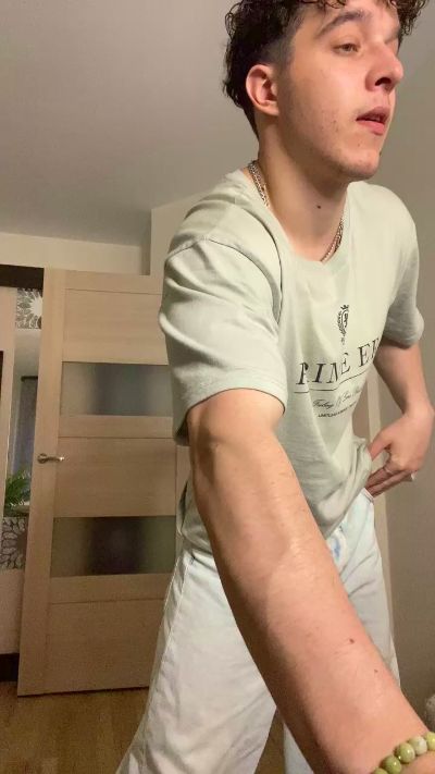 bravo_maestro live cam on Cam4
