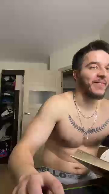 bravo_maestro live cam on Cam4