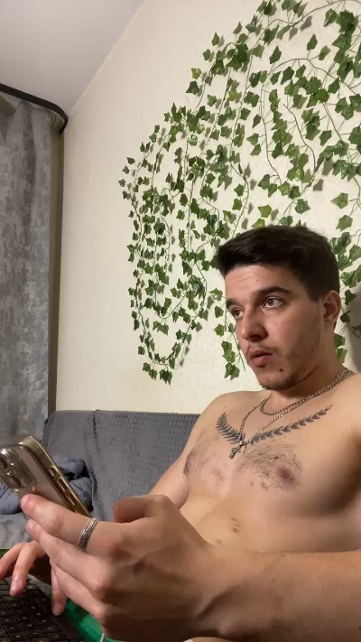bravo_maestro live cam on Cam4