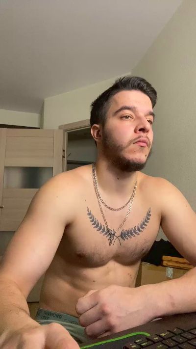 bravo_maestro live cam on Cam4