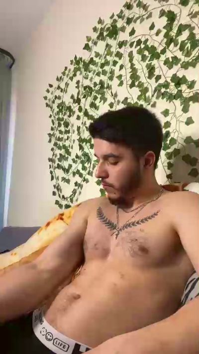 bravo_maestro live cam on Cam4