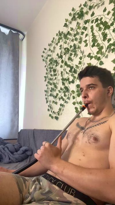 bravo_maestro live cam on Cam4