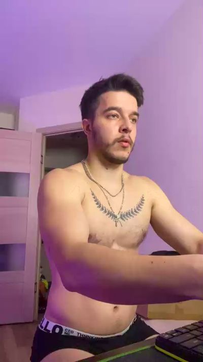 bravo_maestro live cam on Cam4