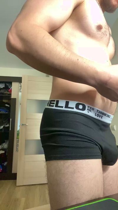 bravo_maestro live cam on Cam4