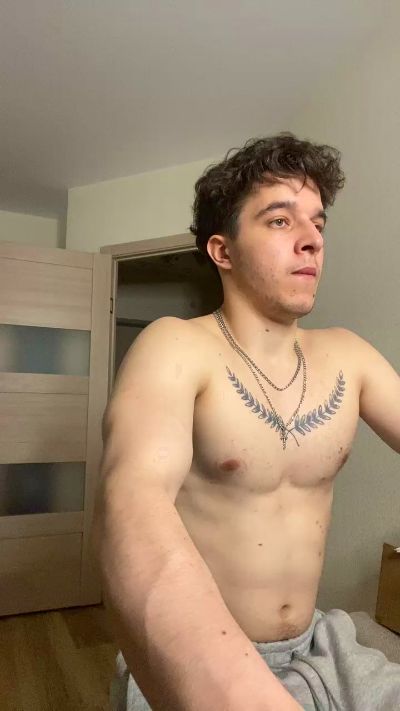 bravo_maestro live cam on Cam4