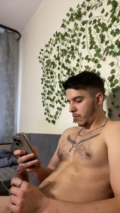 bravo_maestro live cam on Cam4