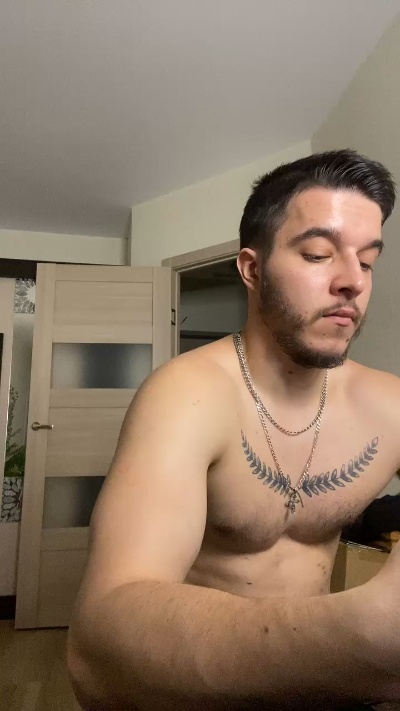 bravo_maestro live cam on Cam4