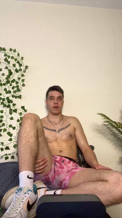 bravo_maestro live cam on Cam4