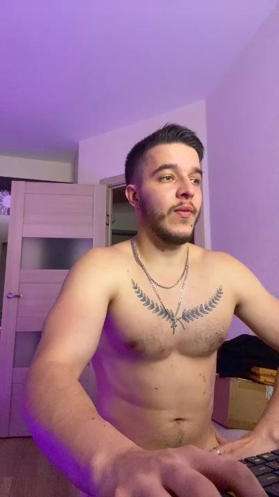 bravo_maestro live cam on Cam4