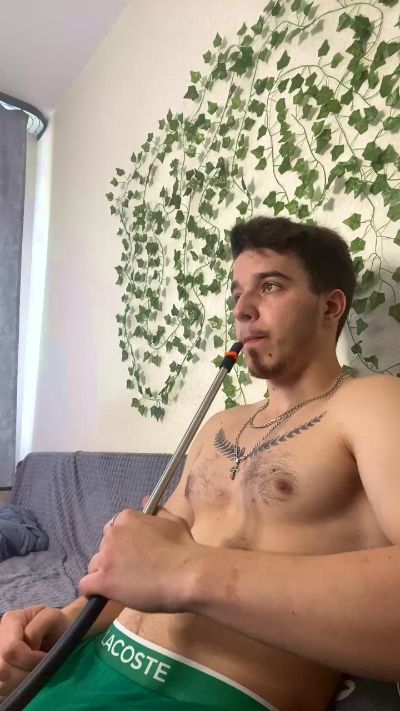 bravo_maestro live cam on Cam4